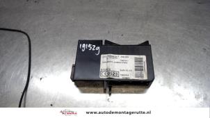 Używane Czytnik kart (zamek) Renault Laguna II Grandtour (KG) 2.2 dCi 150 16V Cena na żądanie oferowane przez Autodemontage M.J. Rutte B.V.