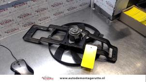 Usados Aleta de refrigeración Renault Twingo (C06) 1.2 Precio de solicitud ofrecido por Autodemontage M.J. Rutte B.V.