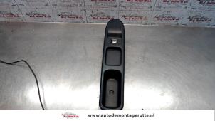 Used Electric window switch Peugeot 307 (3A/C/D) 2.0 HDi 90 Price on request offered by Autodemontage M.J. Rutte B.V.