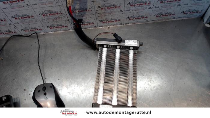 Begagnade Värmeelement Volvo V50 (MW) 2.0 D 16V Pris på förfrågan erbjuds av Autodemontage M.J. Rutte B.V.