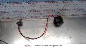 Used Heater resistor Opel Vivaro 1.9 DTI 16V Price on request offered by Autodemontage M.J. Rutte B.V.