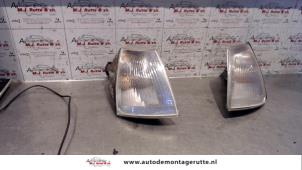 Used Indicator, right Renault Clio (B/C57/357/557/577) 1.2 RL,RN Kat. Price on request offered by Autodemontage M.J. Rutte B.V.
