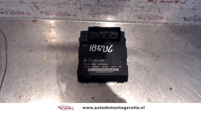 Używane Modul Comfort Opel Vectra C Caravan 2.2 DIG 16V Cena na żądanie oferowane przez Autodemontage M.J. Rutte B.V.