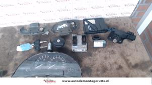 Używane Zestaw wkladek zamka (kompletny) Opel Corsa C (F08/68) 1.0 12V Cena na żądanie oferowane przez Autodemontage M.J. Rutte B.V.