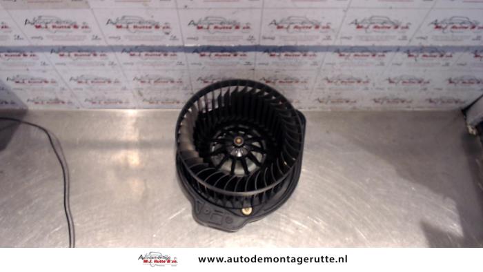 Heating and ventilation fan motor from a Volvo V70 (GW/LW/LZ) 2.5 T Turbo 20V 1998