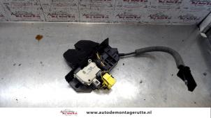 Usagé Mécanique de verrouillage hayon Opel Vectra C GTS 2.2 16V Prix sur demande proposé par Autodemontage M.J. Rutte B.V.