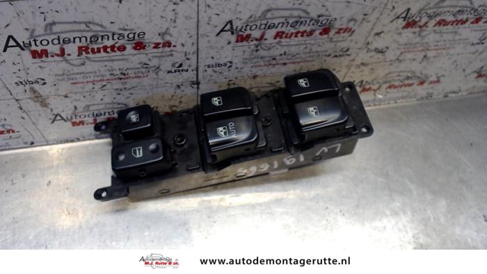 Usados Interruptor combinado de ventanillas Hyundai Sonata 2.4 16V CVVT Precio de solicitud ofrecido por Autodemontage M.J. Rutte B.V.