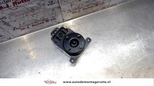Usados Interruptor de retrovisor Hyundai Sonata 2.4 16V CVVT Precio de solicitud ofrecido por Autodemontage M.J. Rutte B.V.