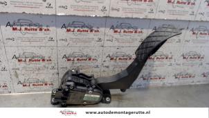 Used Accelerator pedal Volkswagen Polo IV (9N1/2/3) 1.4 16V 75 Price € 35,00 Margin scheme offered by Autodemontage M.J. Rutte B.V.