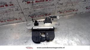 Usagé Mécanique de verrouillage hayon Volkswagen Polo IV (9N1/2/3) 1.4 16V 75 Prix sur demande proposé par Autodemontage M.J. Rutte B.V.