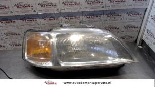 Used Headlight, right Honda Civic Aerodeck (MB/MC) 1.6i 16V Price on request offered by Autodemontage M.J. Rutte B.V.