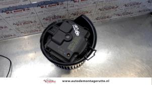 Usagé Moteur de ventilation chauffage Peugeot 407 SW (6E) 1.8 16V Prix sur demande proposé par Autodemontage M.J. Rutte B.V.