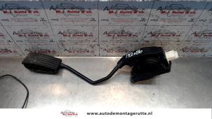 Used Accelerator pedal Peugeot 407 SW (6E) 1.8 16V Price on request offered by Autodemontage M.J. Rutte B.V.