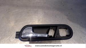 Used Door handle 2-door, left Seat Ibiza III (6L1) 1.4 16V 75 Price on request offered by Autodemontage M.J. Rutte B.V.