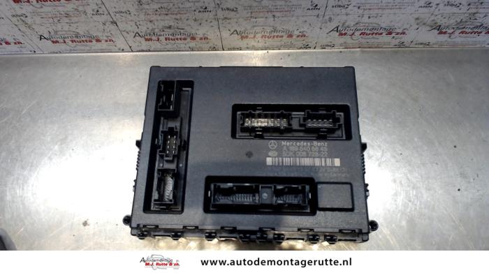 Caja de fusibles de un Mercedes-Benz B (W245,242) 2.0 B-200 CDI 16V 2007