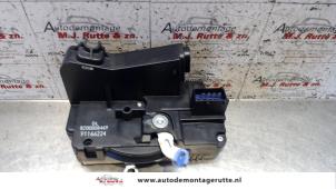 Used Tailgate lock mechanism Opel Vivaro 1.9 DI Price on request offered by Autodemontage M.J. Rutte B.V.