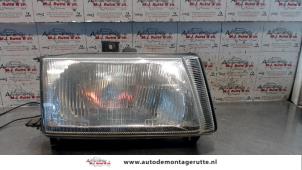 Used Headlight, right Volkswagen Caddy II (9K9A) 1.9 SDI Price on request offered by Autodemontage M.J. Rutte B.V.