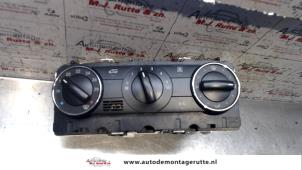 Gebrauchte Heizung Bedienpaneel Mercedes B (W245,242) 2.0 B-200 CDI 16V Preis auf Anfrage angeboten von Autodemontage M.J. Rutte B.V.