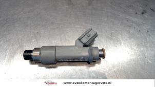 Gebrauchte Injektor (Benzineinspritzung) Toyota Yaris II (P9) 1.0 12V VVT-i Preis € 15,00 Margenregelung angeboten von Autodemontage M.J. Rutte B.V.