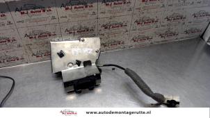 Usagé Mécanique de verrouillage hayon Ford Mondeo III 1.8 16V Prix sur demande proposé par Autodemontage M.J. Rutte B.V.