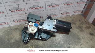 Used Convertible motor Mercedes 200 - 500 Price on request offered by Autodemontage M.J. Rutte B.V.