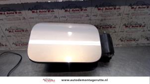 Used Tank cap cover Renault Scénic II (JM) 2.0 16V Price on request offered by Autodemontage M.J. Rutte B.V.