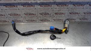 Usados Cerradura de contacto y llave Peugeot 206 SW (2E/K) 1.4 Precio de solicitud ofrecido por Autodemontage M.J. Rutte B.V.