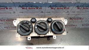 Usados Panel de control de calefacción Toyota Avensis (T22) 1.8 16V VVT-i Precio de solicitud ofrecido por Autodemontage M.J. Rutte B.V.