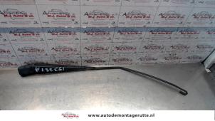 Used Rear wiper arm Saab 9-3 I (YS3D) 2.0t 16V Ecopower Price on request offered by Autodemontage M.J. Rutte B.V.