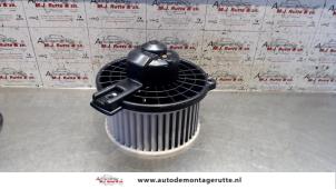 Usados Motor de ventilador de calefactor Mazda 2 (NB/NC/ND/NE) 1.4 16V Precio de solicitud ofrecido por Autodemontage M.J. Rutte B.V.