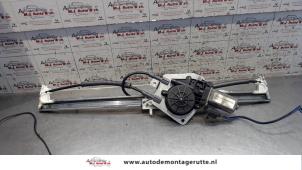 Used Window mechanism 2-door, front left Peugeot Expert (222/224) 2.0 HDi 90 Price on request offered by Autodemontage M.J. Rutte B.V.