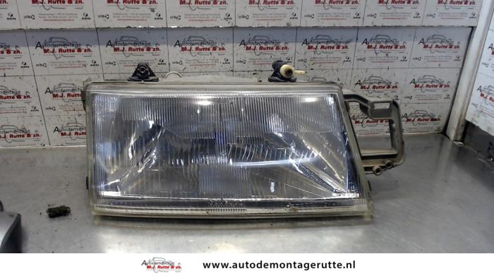 Używane Reflektor prawy Fiat Tempra SW (159) 1.6 i.e. Selecta Cena na żądanie oferowane przez Autodemontage M.J. Rutte B.V.