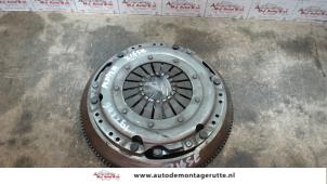 Used Clutch kit (complete) Opel Astra G (F08/48) 1.6 Price on request offered by Autodemontage M.J. Rutte B.V.