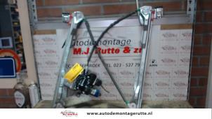Used Window mechanism 4-door, front right Ford Focus 1 1.4 16V Price on request offered by Autodemontage M.J. Rutte B.V.