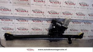 Used Window mechanism 2-door, front right Citroen Jumper (U9) 2.2 HDi 110 Euro 5 Price on request offered by Autodemontage M.J. Rutte B.V.