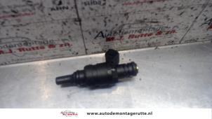 Used Injector (petrol injection) BMW 5 serie Touring (E39) 520i 24V Price on request offered by Autodemontage M.J. Rutte B.V.