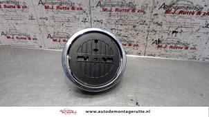 Used Tailgate handle BMW 1 serie (E81) 118i 16V Price on request offered by Autodemontage M.J. Rutte B.V.