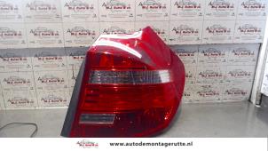 Used Taillight, right BMW 1 serie (E81) 118i 16V Price on request offered by Autodemontage M.J. Rutte B.V.