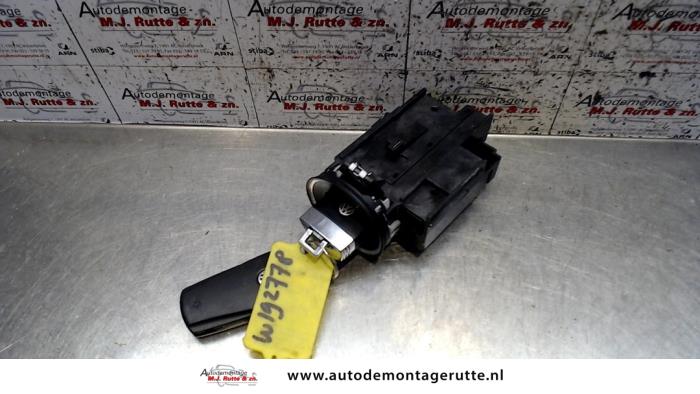 Używane Stacyjka + Kluczyk Volkswagen Passat Variant (3C5) 2.0 TDI 16V 140 Cena na żądanie oferowane przez Autodemontage M.J. Rutte B.V.