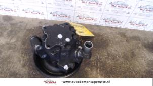 Used Power steering pump Mercedes V (638.2) V-200 2.0 16V Price on request offered by Autodemontage M.J. Rutte B.V.