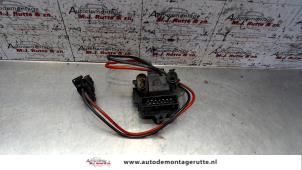 Used Heater resistor Opel Vivaro 1.9 DI Price on request offered by Autodemontage M.J. Rutte B.V.