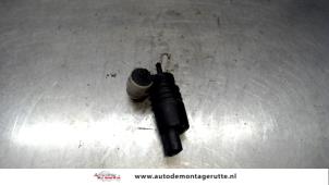 Used Windscreen washer pump Volkswagen Polo IV (9N1/2/3) 1.4 TDI 70 Price on request offered by Autodemontage M.J. Rutte B.V.