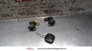 Used Door lock cylinder, right Daihatsu Cuore (L251/271/276) 1.0 12V DVVT Price on request offered by Autodemontage M.J. Rutte B.V.