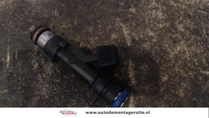 Używane Wtryskiwacz (wtrysk benzyny) Dacia Logan MCV (KS) 1.6 Cena € 20,00 Procedura marży oferowane przez Autodemontage M.J. Rutte B.V.