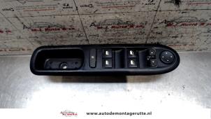 Used Multi-functional window switch Peugeot 407 SW (6E) 2.0 HDiF 16V Price on request offered by Autodemontage M.J. Rutte B.V.