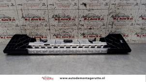 Used Third brake light Peugeot 407 SW (6E) 2.0 HDiF 16V Price on request offered by Autodemontage M.J. Rutte B.V.
