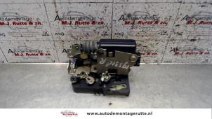 Used Door lock mechanism 2-door, right Iveco New Daily III 35S12V Price on request offered by Autodemontage M.J. Rutte B.V.