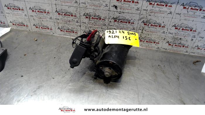 Anlasser van een Alfa Romeo 156 (932) 2.5 V6 24V 2000