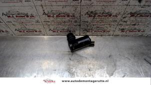 Used Windscreen washer pump Daihatsu Cuore (L251/271/276) Price on request offered by Autodemontage M.J. Rutte B.V.