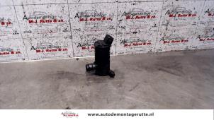 Used Windscreen washer pump Volvo V70 (GW/LW/LZ) 2.5 10V Price on request offered by Autodemontage M.J. Rutte B.V.